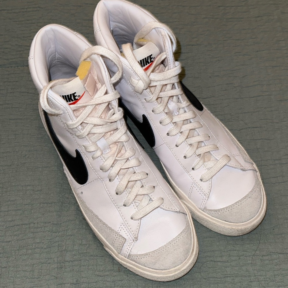 Women’s Nike Blazer Mid Size 9